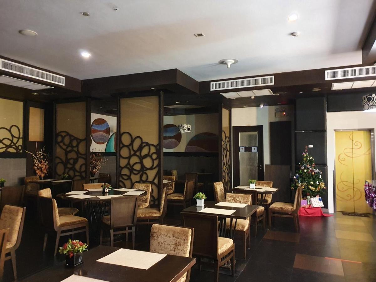 Amora Neoluxe Suites Hotel Бангкок Екстер'єр фото
